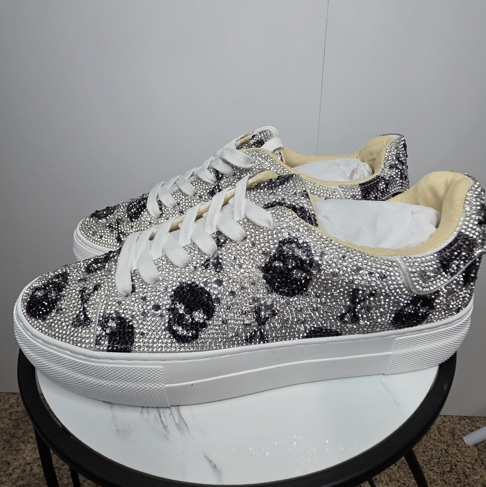 Betsey Johnson Sidny Women's Fashion Sneakers Skulls Size 8 M